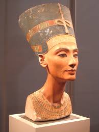 Nefertit via biography.com