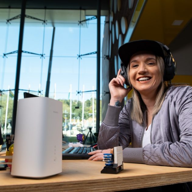 sam tech girl wright