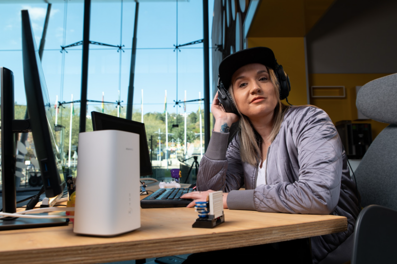 Sam Tech Girl Wright