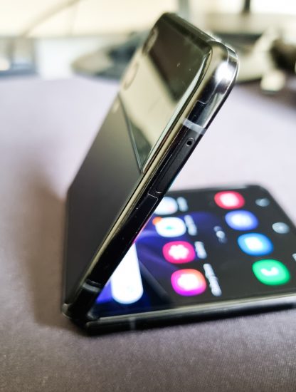 Samsung Z Galaxy Flip 3 best features