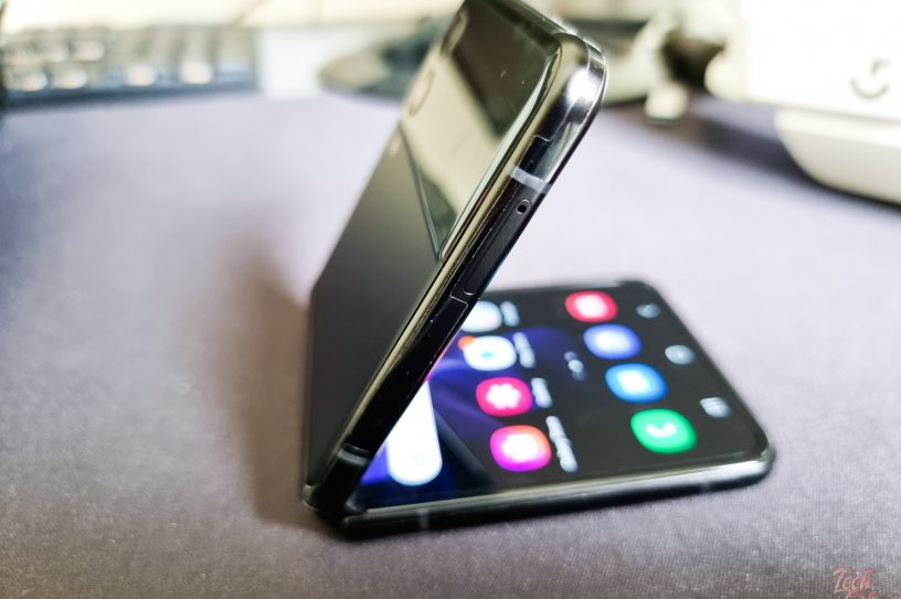 Samsung Z Galaxy Flip 3 best features