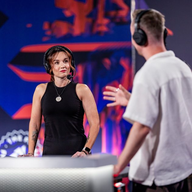 tech girl hosts blast premier fall groups with cadian