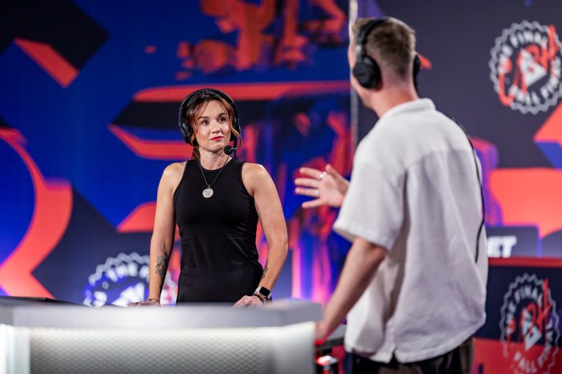 tech girl hosts blast premier fall groups with cadian