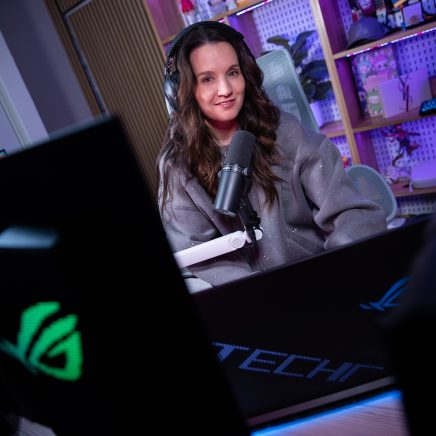 Sam "Tech Girl" Wright at her PC setup, host of the Loading In podcast.